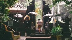 Pura Kanto Lampo - Wisata Air Terjun di Bali